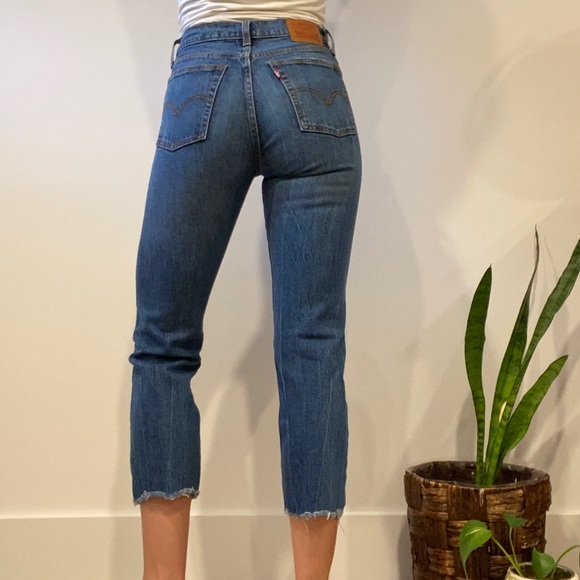 Levi’s cropped wedgie fit jeans - size 27 - Picture 2 of 4